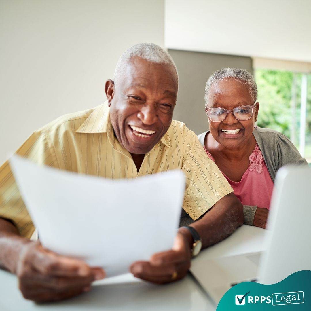 rpps-legal-planejamento-papeis-aposentados-sorrindo